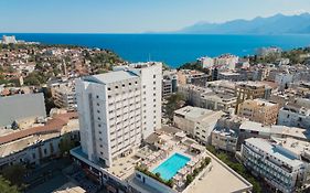 Best Western Plus Khan Hotel